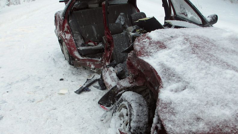 Pohjois-Karjalan poliisin handout-kuva liikenneonnettomuudesta Kiteellä 15. joulukuuta 2012.