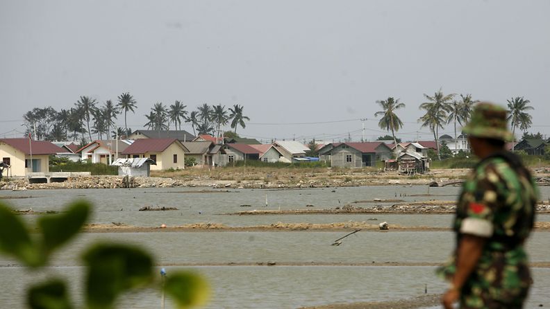 Tsunamin jälkeen rakennettu asuinalue Banda Acehissa 19. helmikuuta 2008.