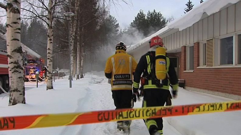 Tulipalo uhkasi päiväkotia Oulussa. 