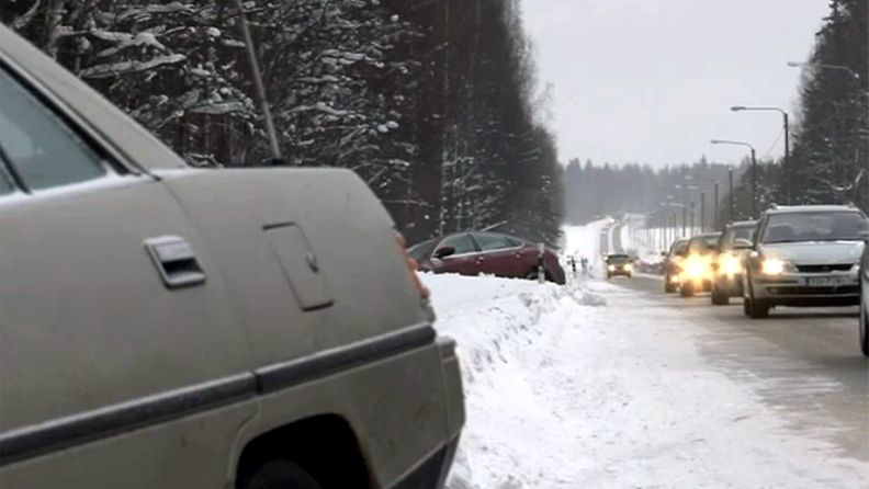 nelostiellä Jyväskylän ympäristössä sattui päivän aikana useita ulosajoja. 