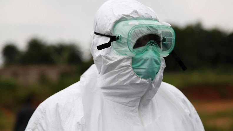 ebola sairaanhoitaja suojavaatteet liberia