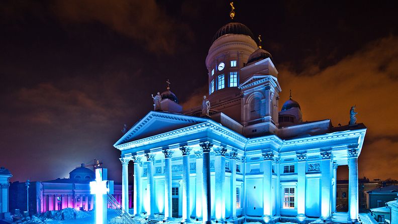 Mikki Kuntun valoteos Armo Valon vuodenaika 2011 -tapahtumasta. Ensi vuonna sama tapahtuma kulkeen nimellä Lux Helsinki. 