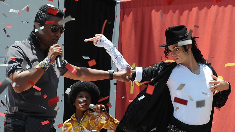 Michael Jacksonin veli Jermaine Jackson uuden vahanuken esittelytilaisuudessa Californiassa kesäkuussa 2011. 