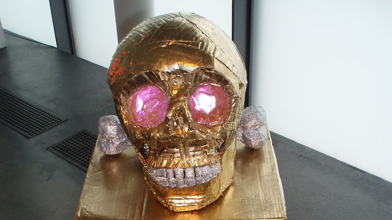 Anssi Kasitonni: Damien Hirst's Skull