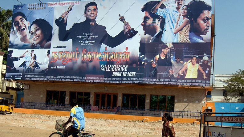 Slummien miljonääri -elokuvan tamilinkielinen mainos Intian Chennaissa. 