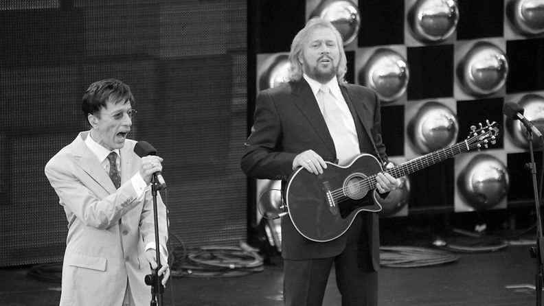 Bee Geesin laulaja Robin Gibbs (vasemmalla) on kuollut.