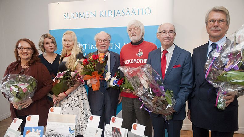 lina Lappalainen, Anto Leikola, Arto Mustajoki, Jukka Tarkka ja Björn Wahlroos tiedotustilaisuudessa 8. marraskuuta 2012.