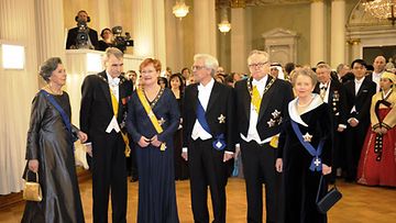 Presidentit puolisoineen: rouva Tellervo Koivisto ja Mauno Koivisto, Tarja Halonen ja Pentti Arajärvi sekä Martti Ahtisaari ja Eeva Ahtisaari itsenäisyyspäivän vastaanotolla presidentinlinnassa 6. joulukuuta 2009.