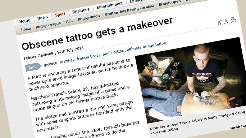 Tatuointipilan kohteeksi joutunut mies on pääsemässä eroon jättipeniksestä selässään. Kuva: Queensland Times