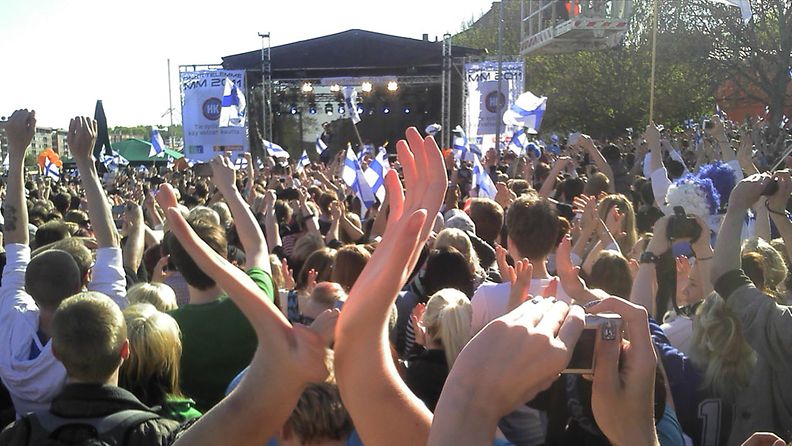 Suomen jääkiekkomaajoukkueen MM-voittoa juhlittiin Turussa 20.5.2011. Kuva: Scoopshot