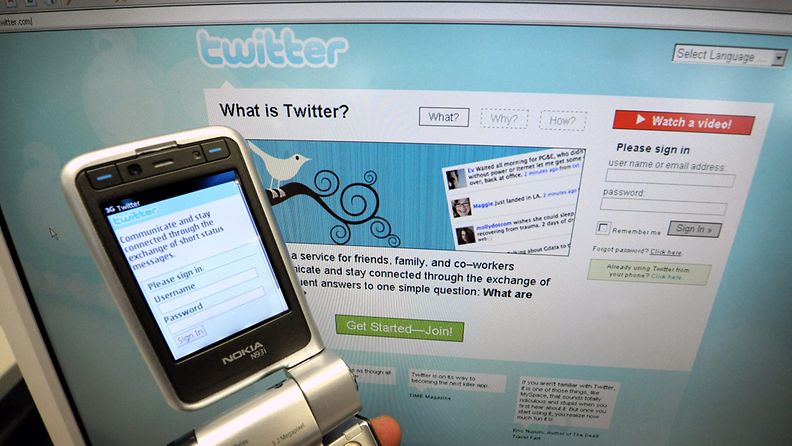 Twitter. Sosiaaliseen verkostoitumiseen ja micro-bloggaukseen tarkoitettu palvelu, jossa käyttäjät kommunikoivat lähettämällä "Tweetejä" (tweet).