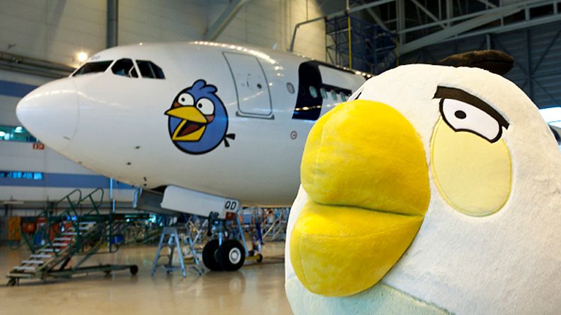 Angry Bird valmistautuu lentoon.