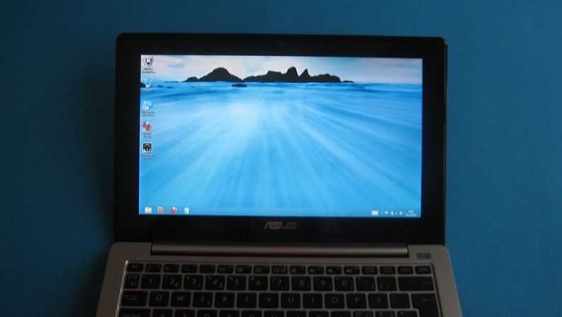 Asus VivoBook X202E - kosketusnäytöllinen Windows 8 -kannettava.