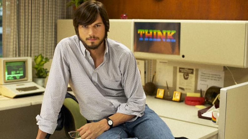 Aston Kutcher näyttelee Steve Jobsia elämänkertaelokuvassa. Kuvakaappaus Cnetin sivuilta.