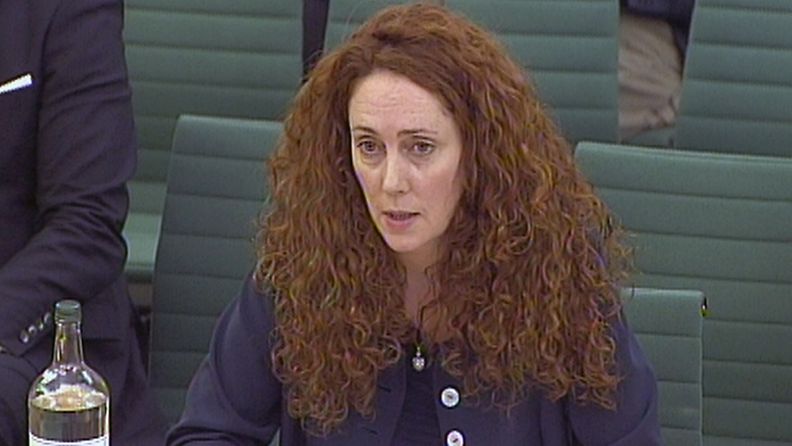 Rebekah Brooks brittiparlamentin kuulemistilaisuudessa. 