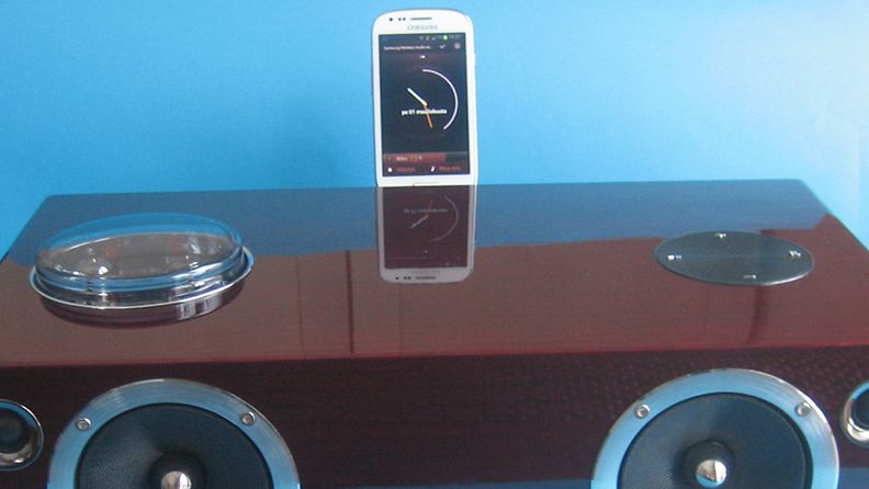 Samsung Wireles Audio with Dock -kaiutintelakka