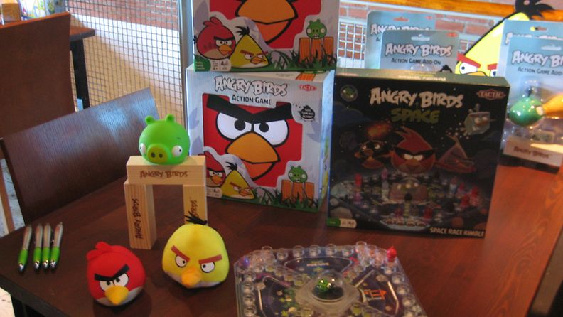 Angry Birds -aiheiset lautapelit.