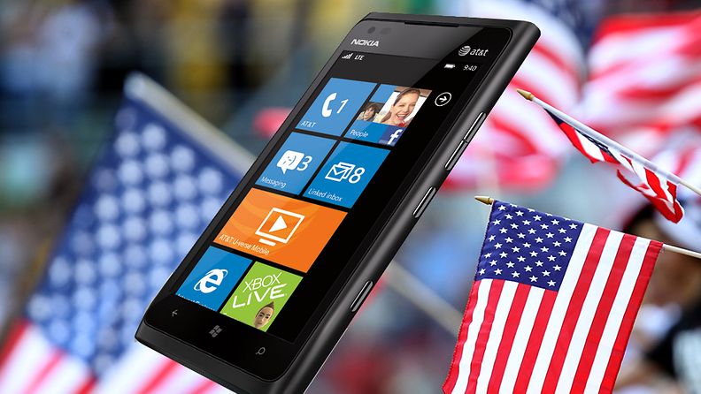 Nokia Lumia 900 ja Yhdysvaltojen lippu.