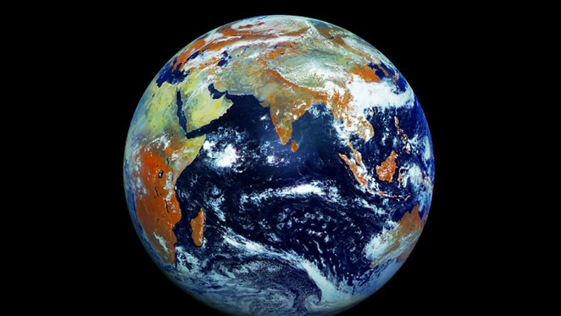 Venäläisen Elektro-L -sääsatelliitin ottama kuva maapallosta. Kuvakaappaus GigaPan-sivustolta.