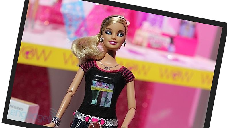 Barbie Photo Fashion -nukke. Kuvakaappaus: Engadget