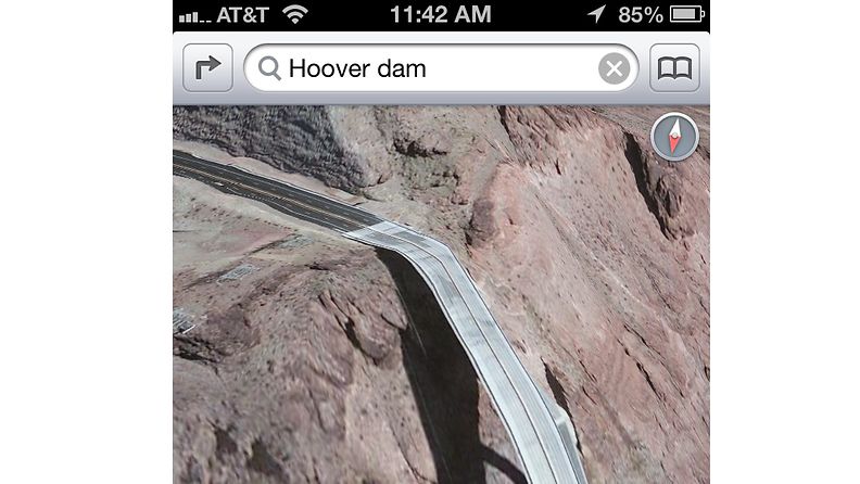 Applen omissa kartoissa on havaittu runsaasti omituisuuksia. Kuvassa alaspäin syöksyvä nelikaistainen silta. Kuvakaappaus Tumblr-sivustolta.