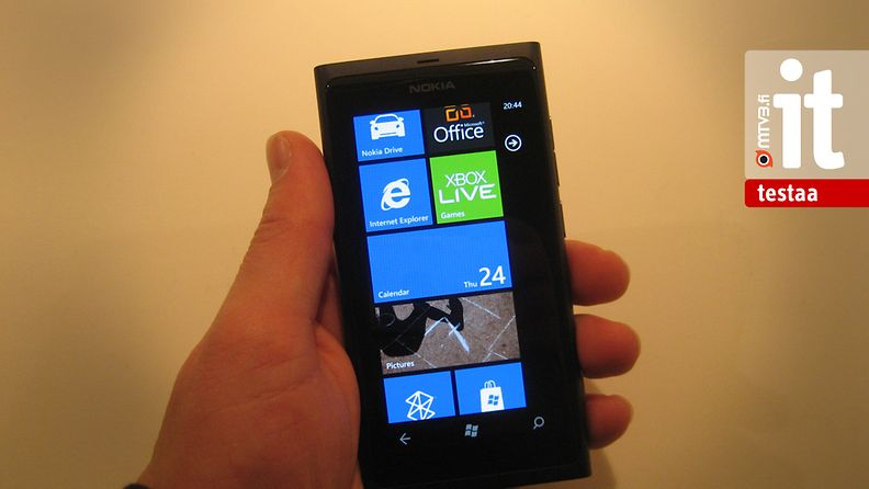Nokia Lumia 800 Kuva: Jari Heikkilä