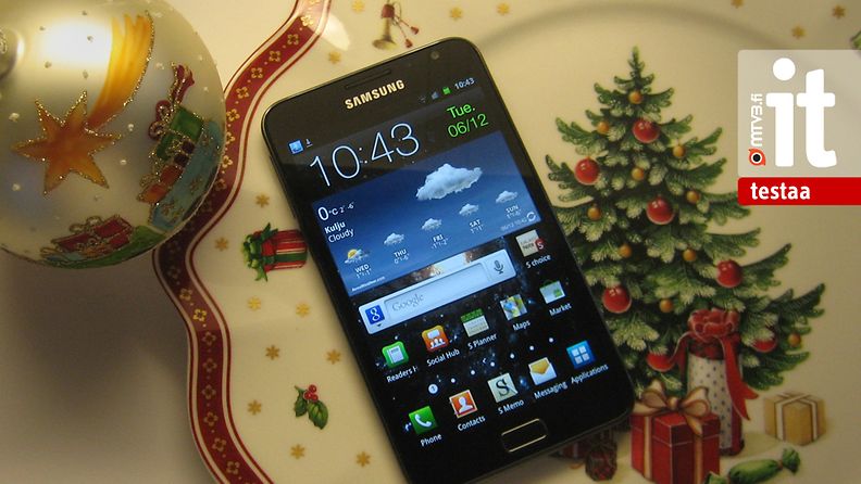 Samsung Galaxy Note. Kännykän ja tabletkoneen välimuoto. Kuva: Jari Heikkilä
