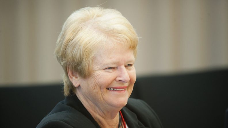 Norjan entinen pääministeri Gro Harlem Brundtland YK:n kestävän kehityksen paneelin kokouksessa Helsingissä maanantaina 16. toukokuuta 2011. 