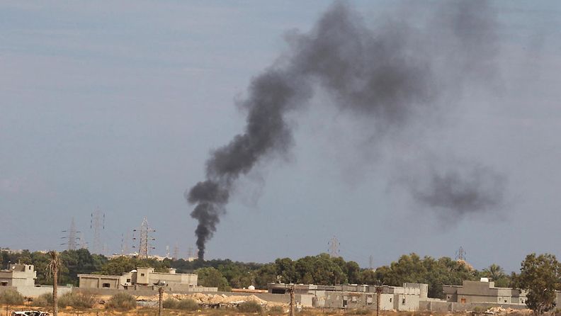 Libyan Sirtessa varaudutaan nujertamaan Gaddafin kannattajat (EPA)
