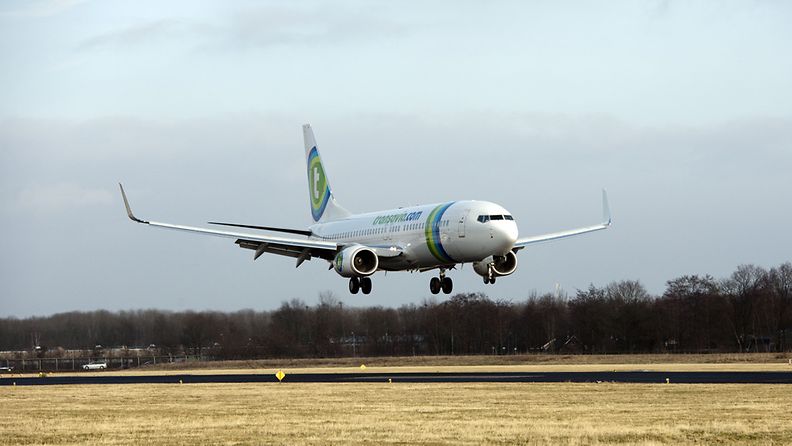 Lentoyhtiö Transavia selvittää tapausta, jossa sen pilotti jäi ohjaamon ulkopuolelle lukkojen taakse ja toinen pilotti nukkui.