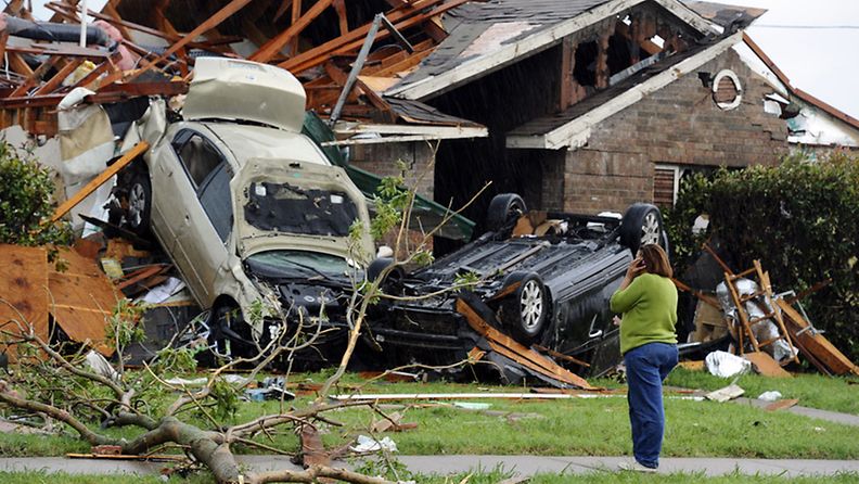 Tornadon tekemiä tuhoja Teksasissa, Yhdysvalloissa 3.4.2012. 