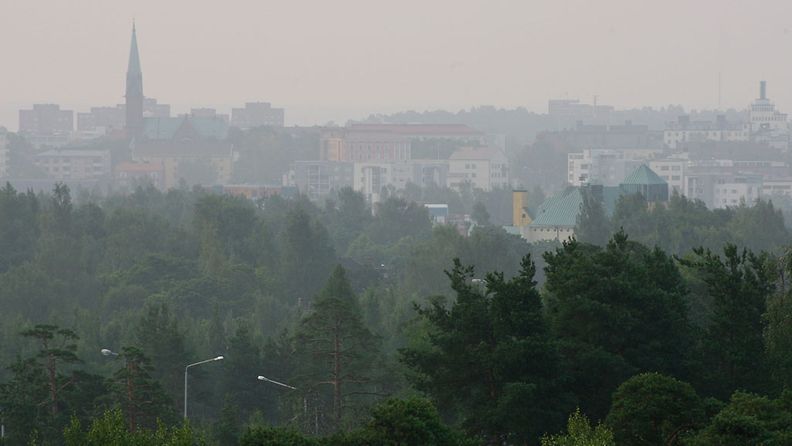 Kotkan keskustaan levisi savua vuonna 2010 Venäjän metsäpaloista.