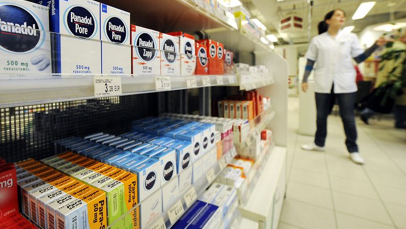 Reseptivapaita lääkkeitä myynnissä Myyrmannin apteekissa Vantaalla. (Lehtikuva)