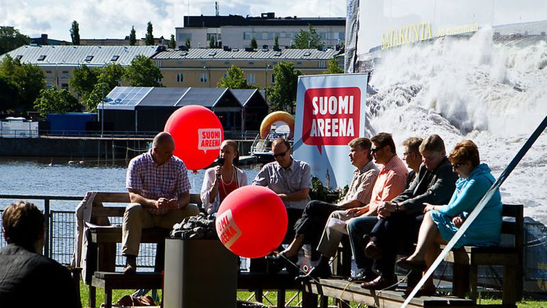 Korkeakoulukeskustelussa äänessä opiskelija Sini Myllykoski.