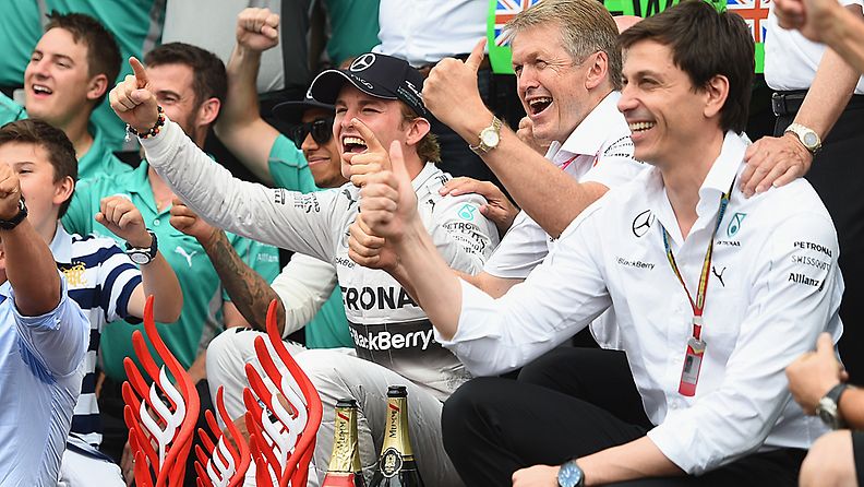 Toto Wolff juhli Saksan GP:n jälkeen Nico Rosbergin voittoa