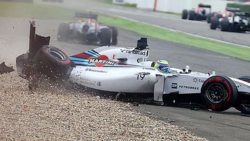 Felipe Massa selvisi hurjasta tilanteesta ilman vammoja.
