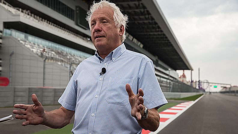 Charlie Whiting Sotshin F1-radalla tiistaina. 