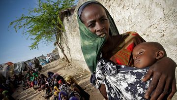 Somalian pääkaupunkiin Mogadishuun saapuu pakolaisia ympäri maata kuivuuden karkoittamina. Kuva: EPA