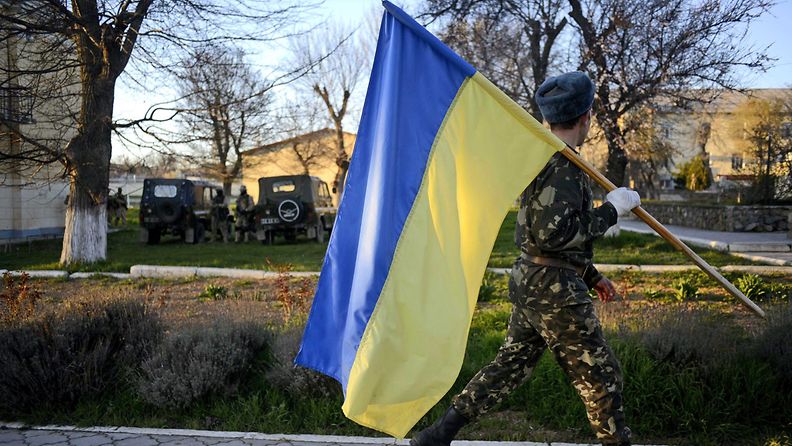 Ukraina lippu sotilas