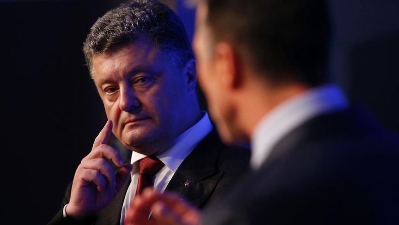 Ukrainan presidentti Petro Poroshenko keskusteli Naton pääsihteerin Anders Fogh Rasmussenin kanssa Walesissa 4.9.2014.