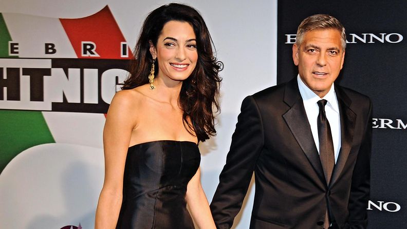Näyttelijä George Clooney morsiamensa kanssa Italiassa. (1)