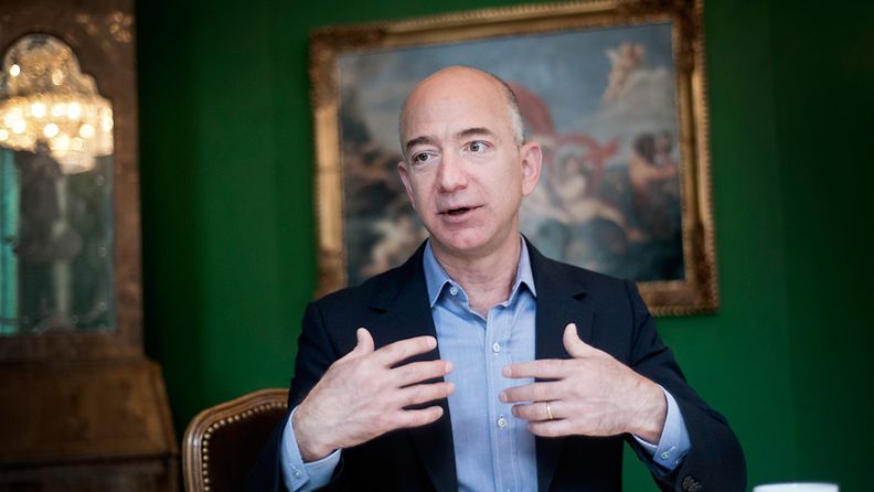 Amazonin perustaja Jeff Bezos ostaa arvostetun Washington Post -sanomalehden.