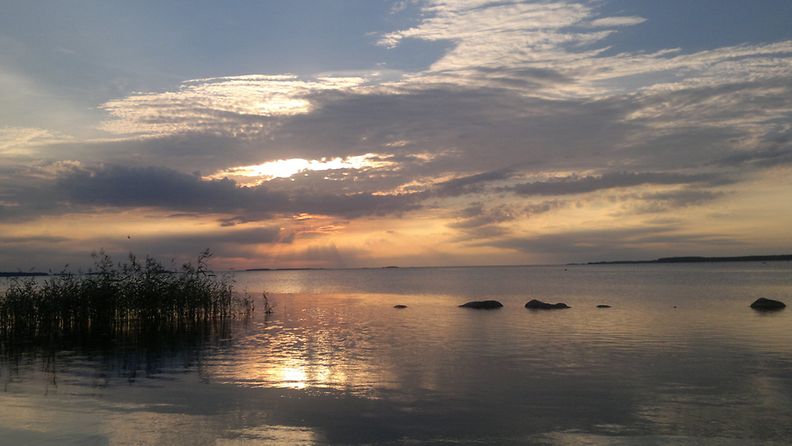Iltauinnille auringonlaskuun - Preiviikin kalassatama, Pori - Kesäkuu 2013 