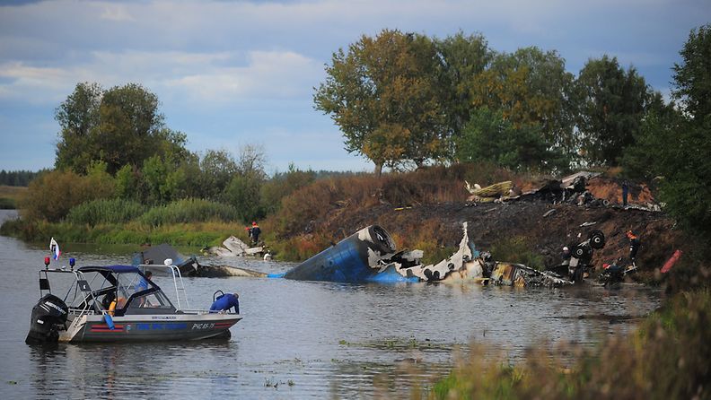 Jakovlev 42 kone putosi kesken nousun Jaroslavlissa Venäjällä 7.9.2011