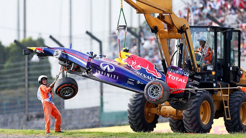 Daniel Ricciardon auto ulosajon jälkeen