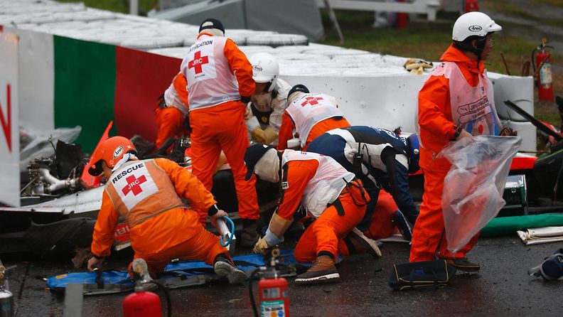 Jules Bianchi, 2014 Japani, ulosajo kolari (6)