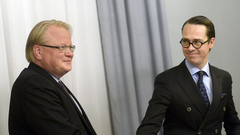 Puolustusministerit Carl Haglund ja Peter Hultqvist
