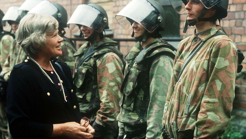 Elisabeth Rehn puolustusministeri