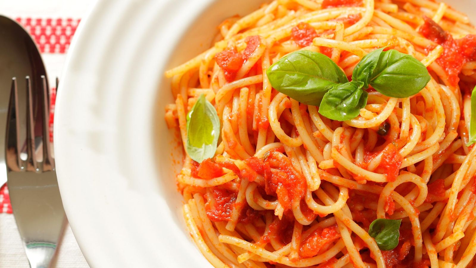pasta, tomaattikastike