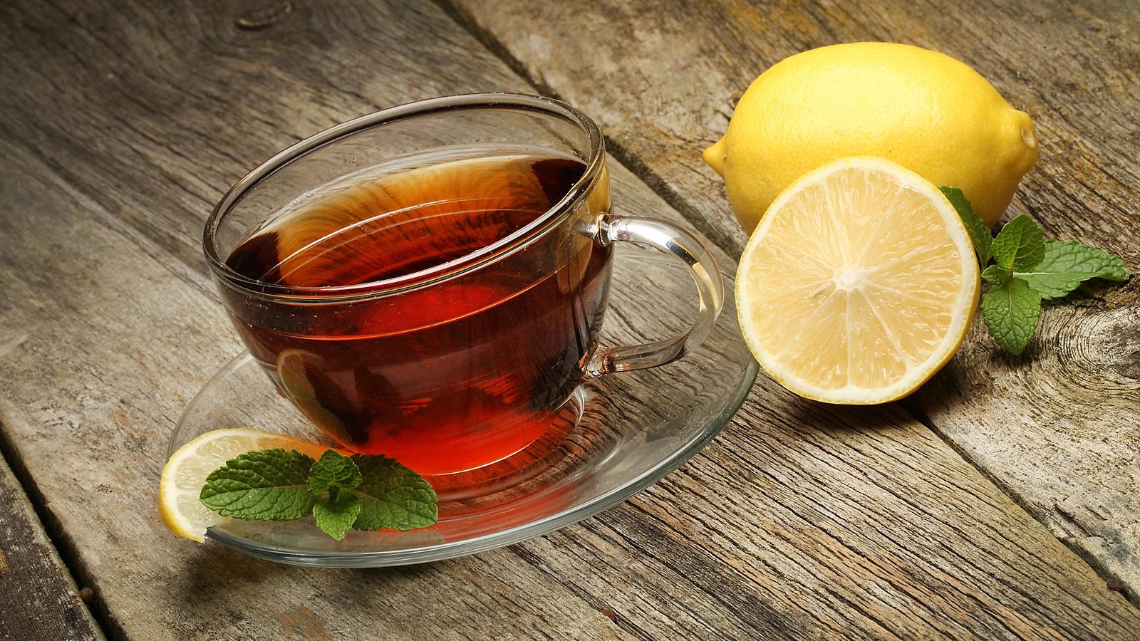 Что будет если пить чай с лимоном. Чой лимонн. Чай с лимоном. Черный чай с лимоном. Чашка чая с лимоном.